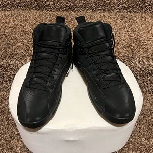 Air Jordan 12 Retro Winterized ‘Triple Black’